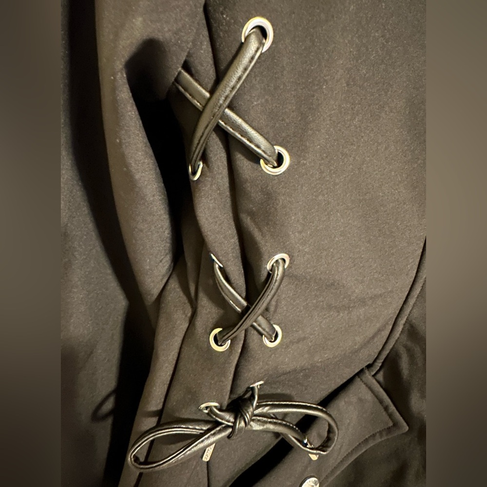 🆕 Guess Black Hooded Coat with Fur Trim - Picture 9 of 10